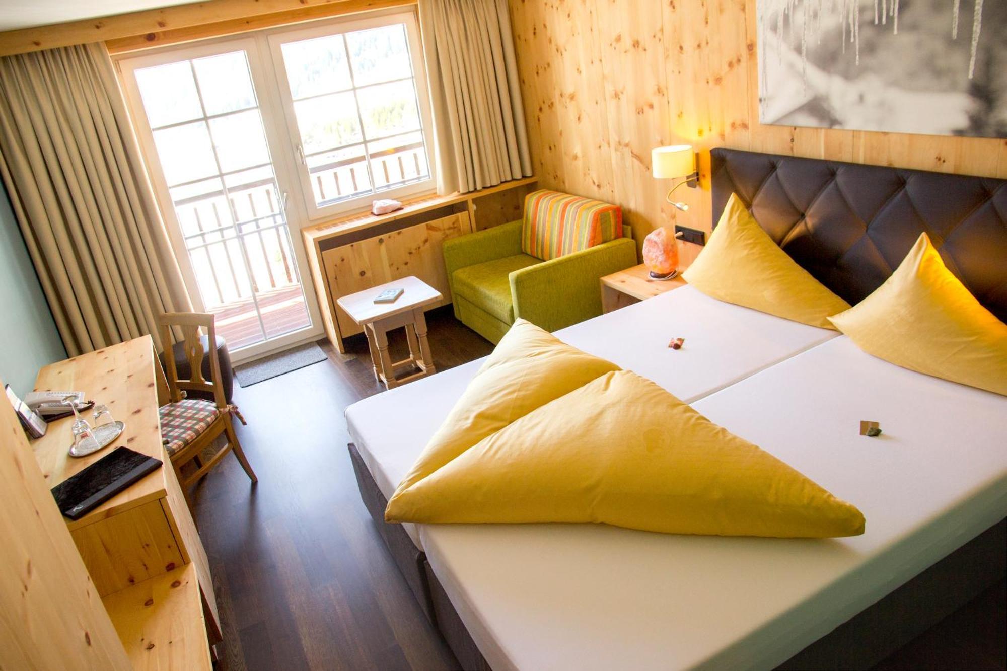 Wohlfuehlhotel Hubertushof Stuben am Arlberg Ngoại thất bức ảnh
